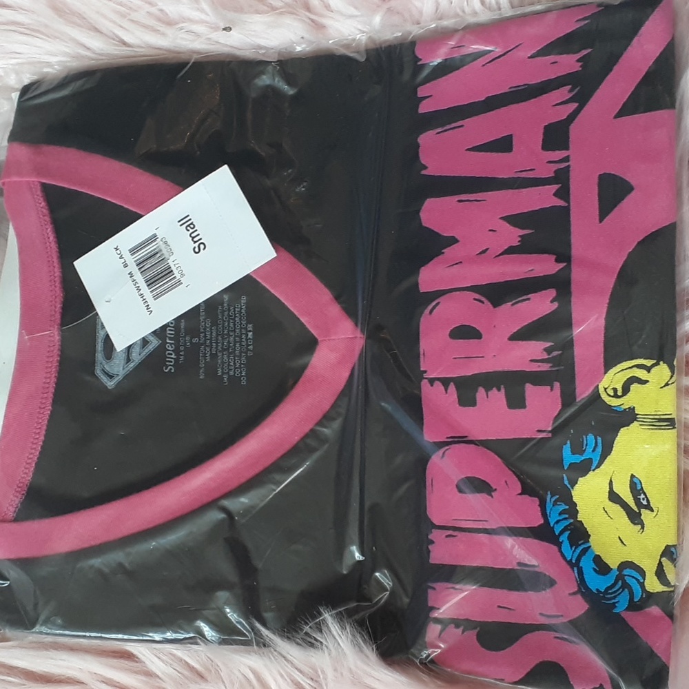 Brand New DC COMICS SUPERMAN T-Shirt-S